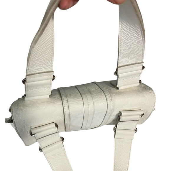 Chloé Saskia White Leather Flower Embossed Shoulder Bag - Picture 6 of 10